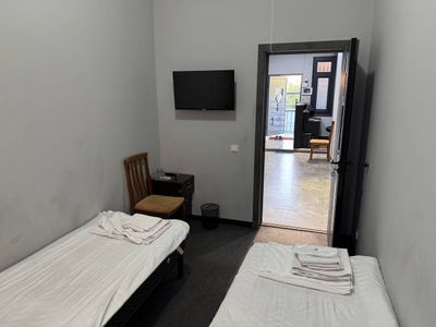 Kunlik ijara, Hostel