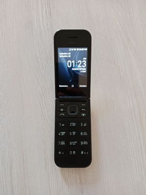 Продам телефон кнопочный Модель Nokia Flip 2720 -Бонус телефон подстав