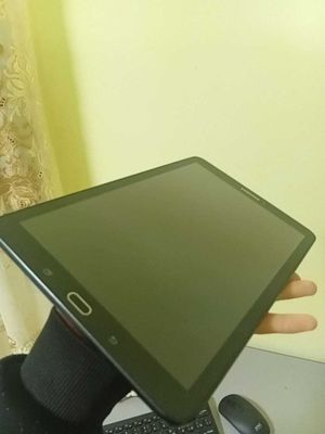 Planshet Samsung Galaxy Tab E sotiladi yangidek