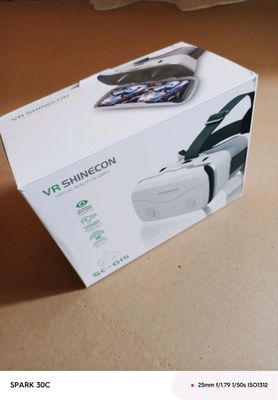 3D formatli koʻzoynak real hayotni tomosha qiling
