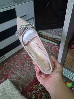 Новые туфли бежевый