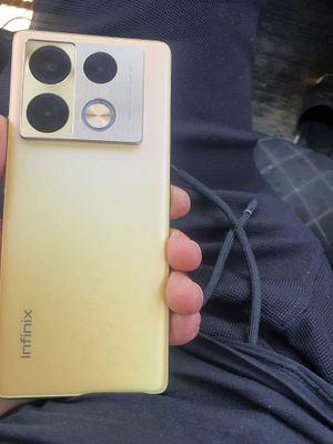 Infinix 40 pro ideal
