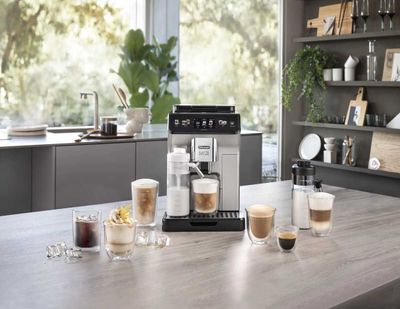 Кофемашина-кофеварка Delonghi ECAM италия доставка 24/7