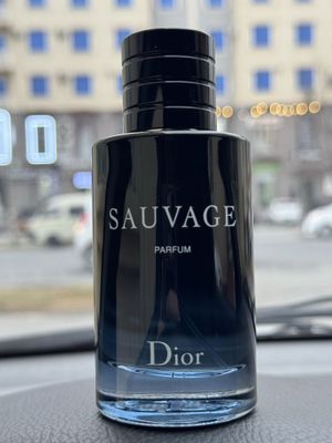 Dior sauvage parfum sotiladi orginal 50% ishlatilgan