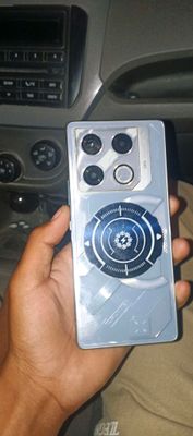 katta karoʻpka xotira 8/256 GB Infinix GT 20 pro