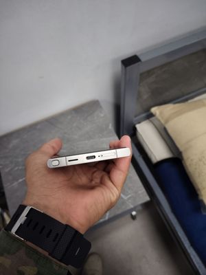 Samsung Galaxy S24 Ultra 256GB 12GB RAM sotiladi kelishilgan narxda