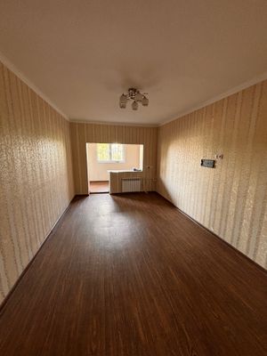 Квартира 4/4/4 80м2, в центре, метро Бадамзар