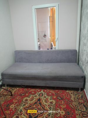 Продам диван книжка качественный