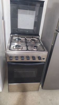 Gaz plitasi sotiladi