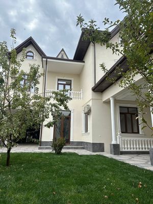Tinchlik metro, Aloqada hovli arendaga beriladi