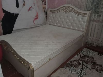 spalniy garnitur sotiladi narxi 6mln kelishimli