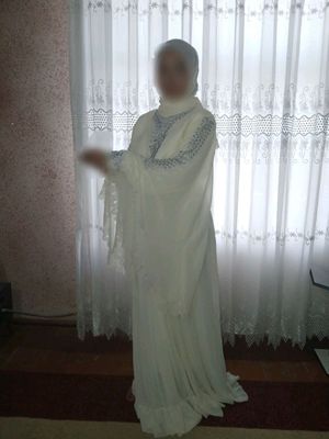 Misrni abayali vecherni koʻylagi