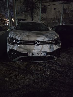 Продам Новый Volkswagen id 6 Пробег 4400км Full Позиция