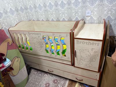 Детская кроватка