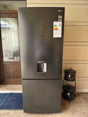 Холодильник LG GC-F569PBAM