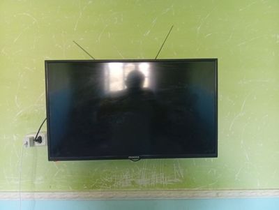 Televizor sotiladi