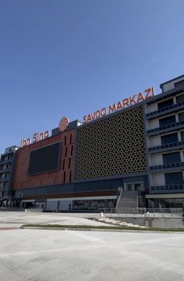 Stroy mart savdo markazida dokon sotiladi barter qisayam boladi