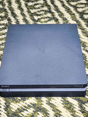 PlayStation 4 Slim