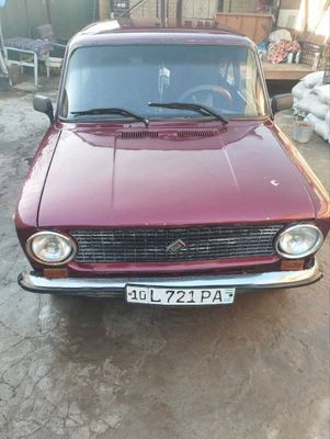 Gaz 2101 srochna sotiladi