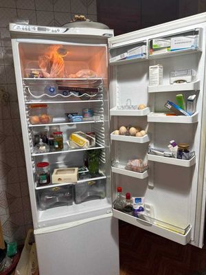 продается холодильник б/у фирма Атлант