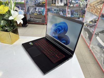 MSI gaming i5-10 DDR4 16 gb ram, 256 ssd nvme 1000 gb hdd GTX 1650 vga