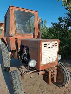 Traktor T25 1988-yilda ishlab chiqarilgan holati alo