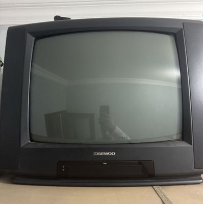 Телевизор DAEWOO, корейская сборка, рабочий, с пультом. Аккуратный.