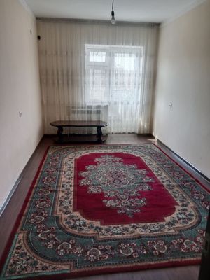 Sergili 5a da 3 xona arenda bor.