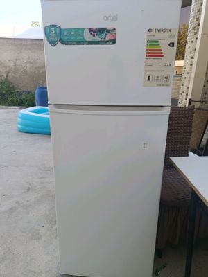 Продается холодильник Artel в идеальном состоянии.