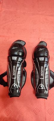 Хоккейные щитки Reebok. Размер L 38CM/15