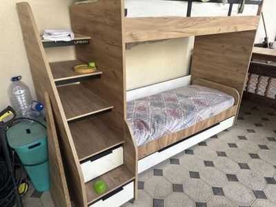 Продаётся 2х ярусная кровать .