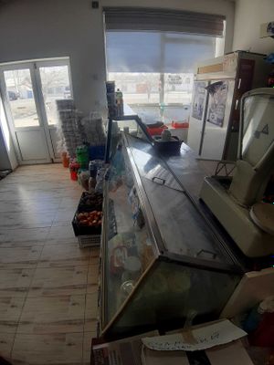 Тахиатош тумани Бабанов кучасидаги "Гульчехра" магазин сотилади.