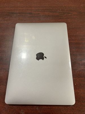 Macbook Air sotiladi