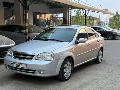 Sotiladi Chevrolet lacceti