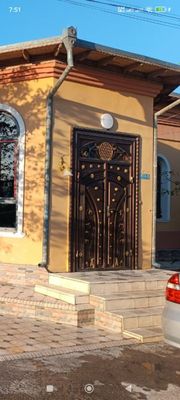 Temir eshik sotiladi. Razmer 1.40*2.50