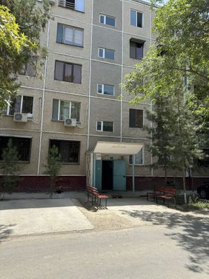7 mikrayonda 3 xonali kvartira