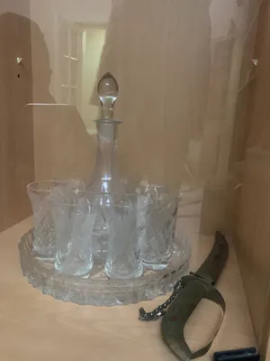 Продам графин для вина и 6 фужеров.