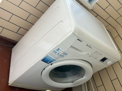 Продам не рабочую стиральную машинку