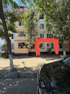 Продается под нежилой квартира