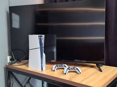 PlayStation 5 Diskovodli+ 2 ta original pulti+televizor sotiladi