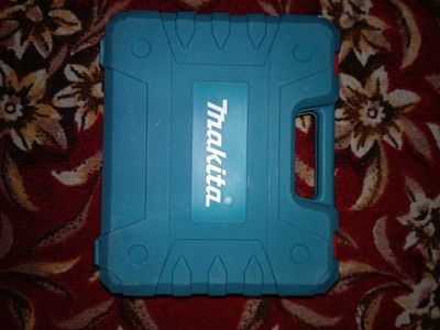 Шуруповёрт Makita