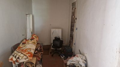 уй сатылады ул.лесхозная6 40-жыл мектеб касында29маршрут журеде