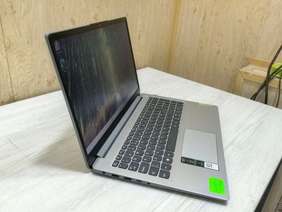 Продается ноутбук Lenovo