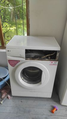 Продаю на запчасти LG