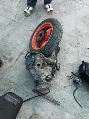 skuter mator yurib turgan mator 150cc benzaporshin almashtirasila 2mil