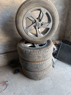 Kia k-5 R 16 diska+balon sotiladi.