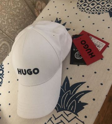 Продам мужскую кепку HUGO!