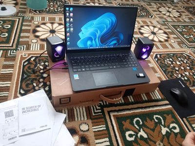 Asus Expertbook model B5 16/512 gb.