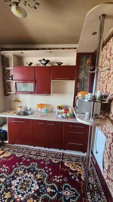 Кухонный гарнитур российского производства.