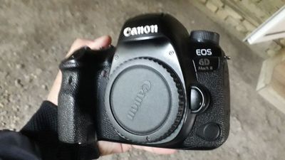 Canon 6D mark 2 body sotiladi